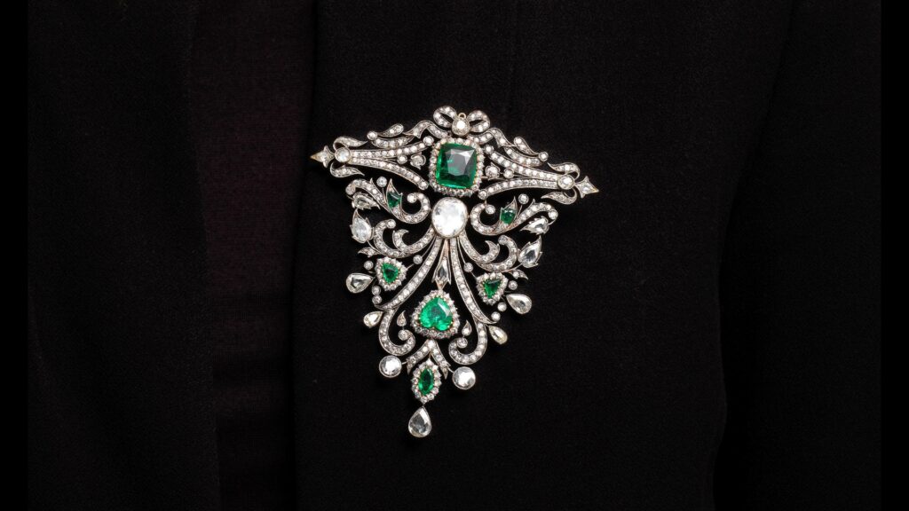 Broche Belle Époque émeraudes