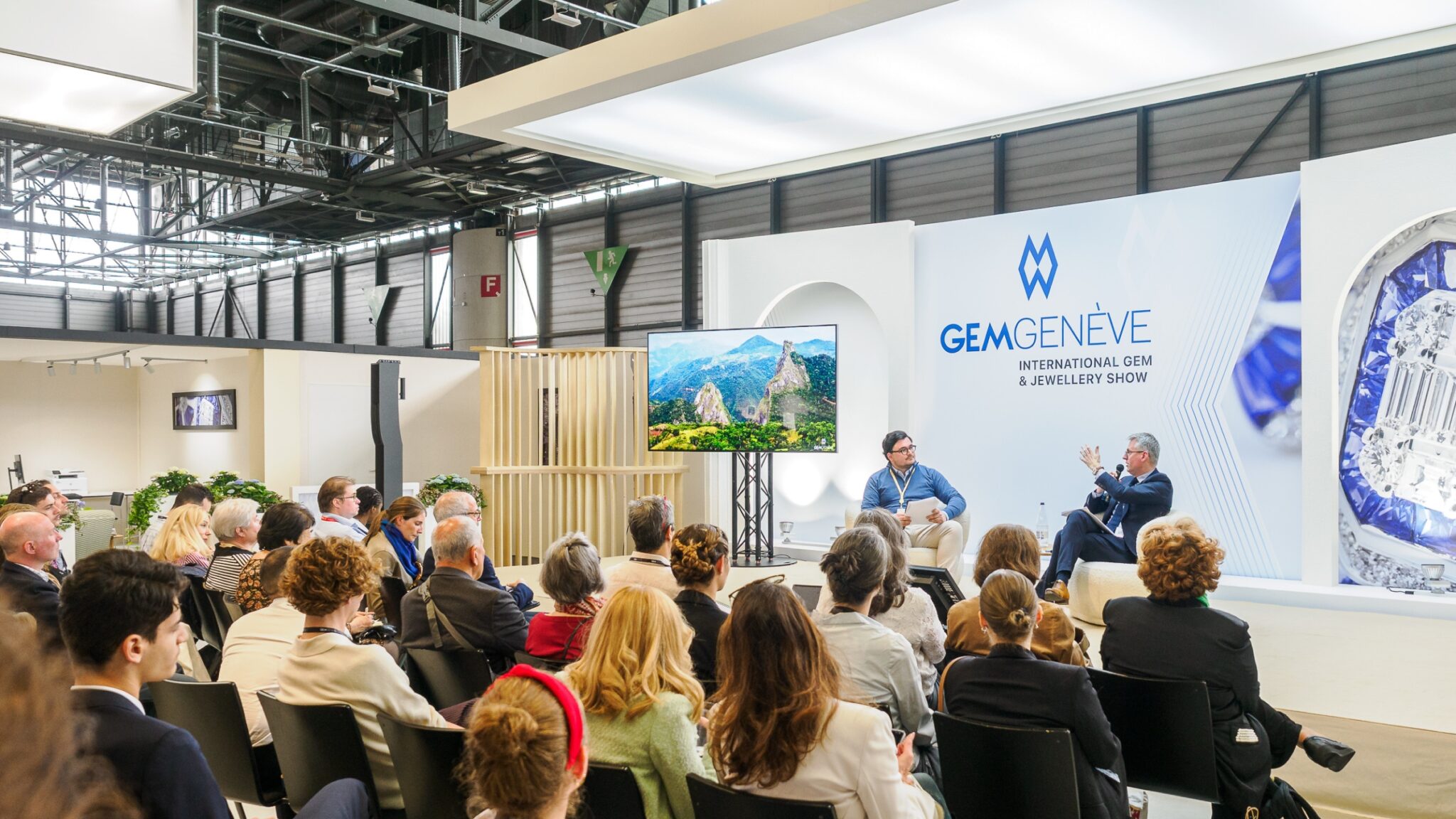 La conférence sur l’émeraude colombienne et le lancement de Collectissim Magazine ont rencontré un vif succès lors de GemGenève 2025.