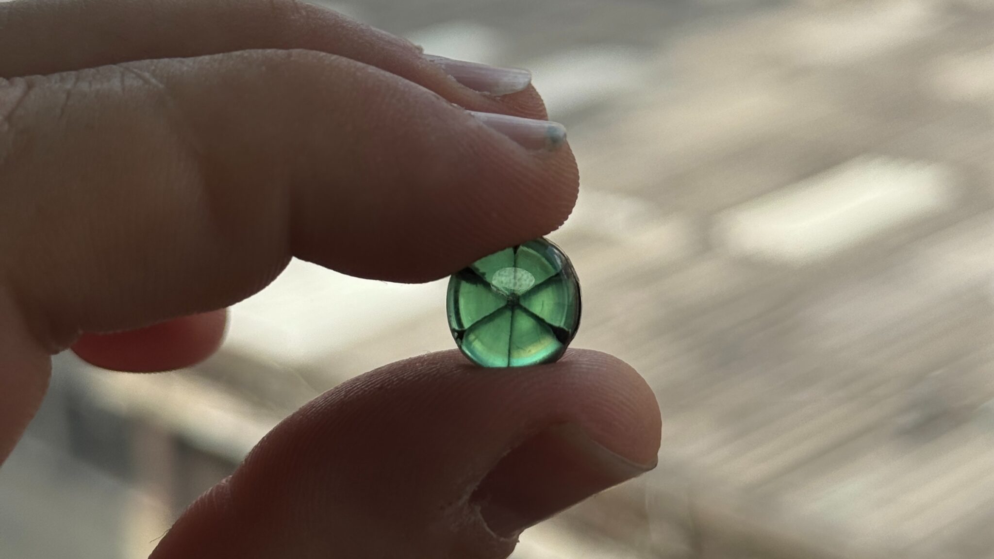 Découvrez les Émeraudes trapiche de Colombie : une rare merveille géologique à six rayons, unique au monde et prisée des collectionneurs avertis.