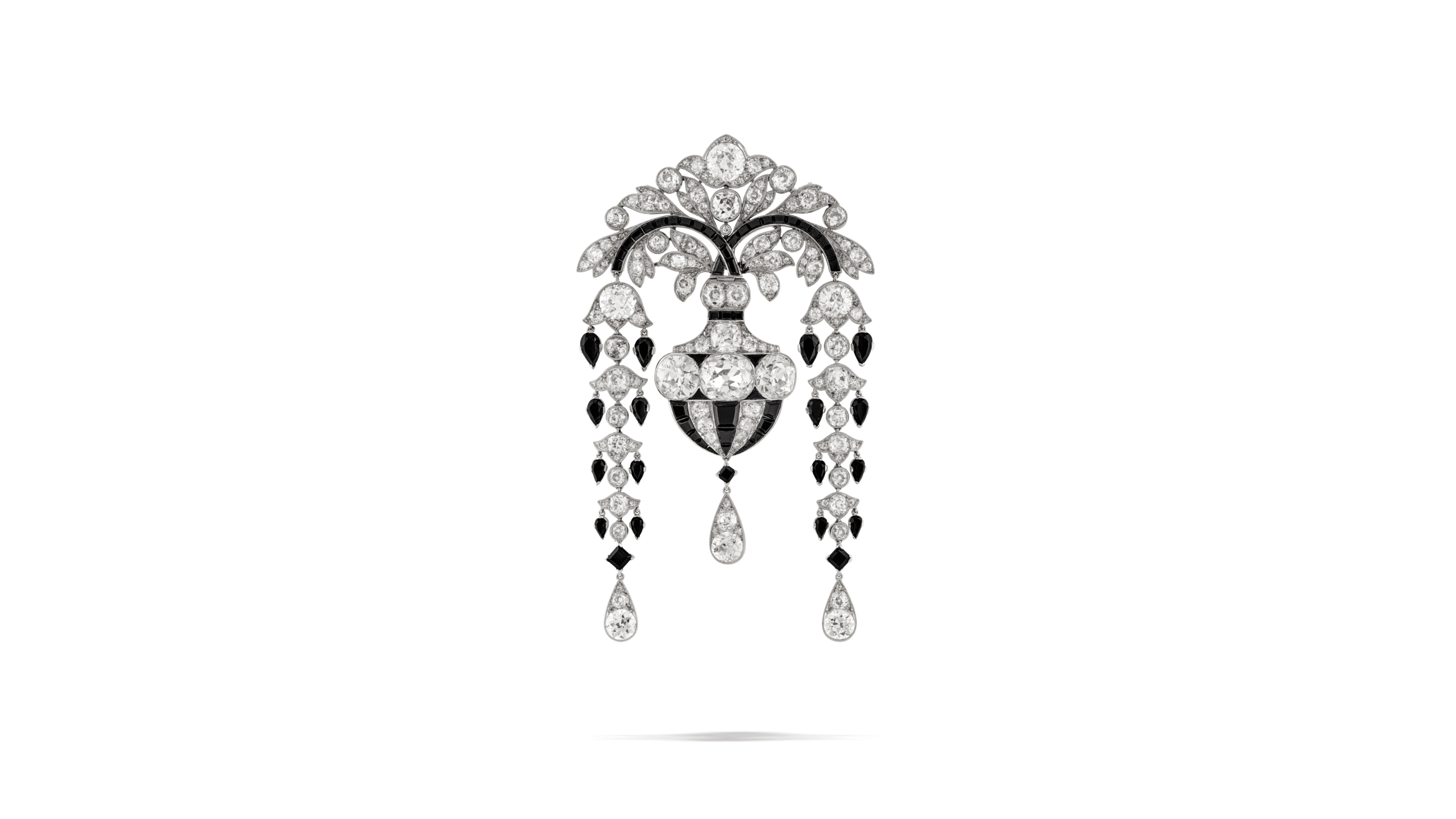 Broche Art Déco onyx et diamants par Cartier