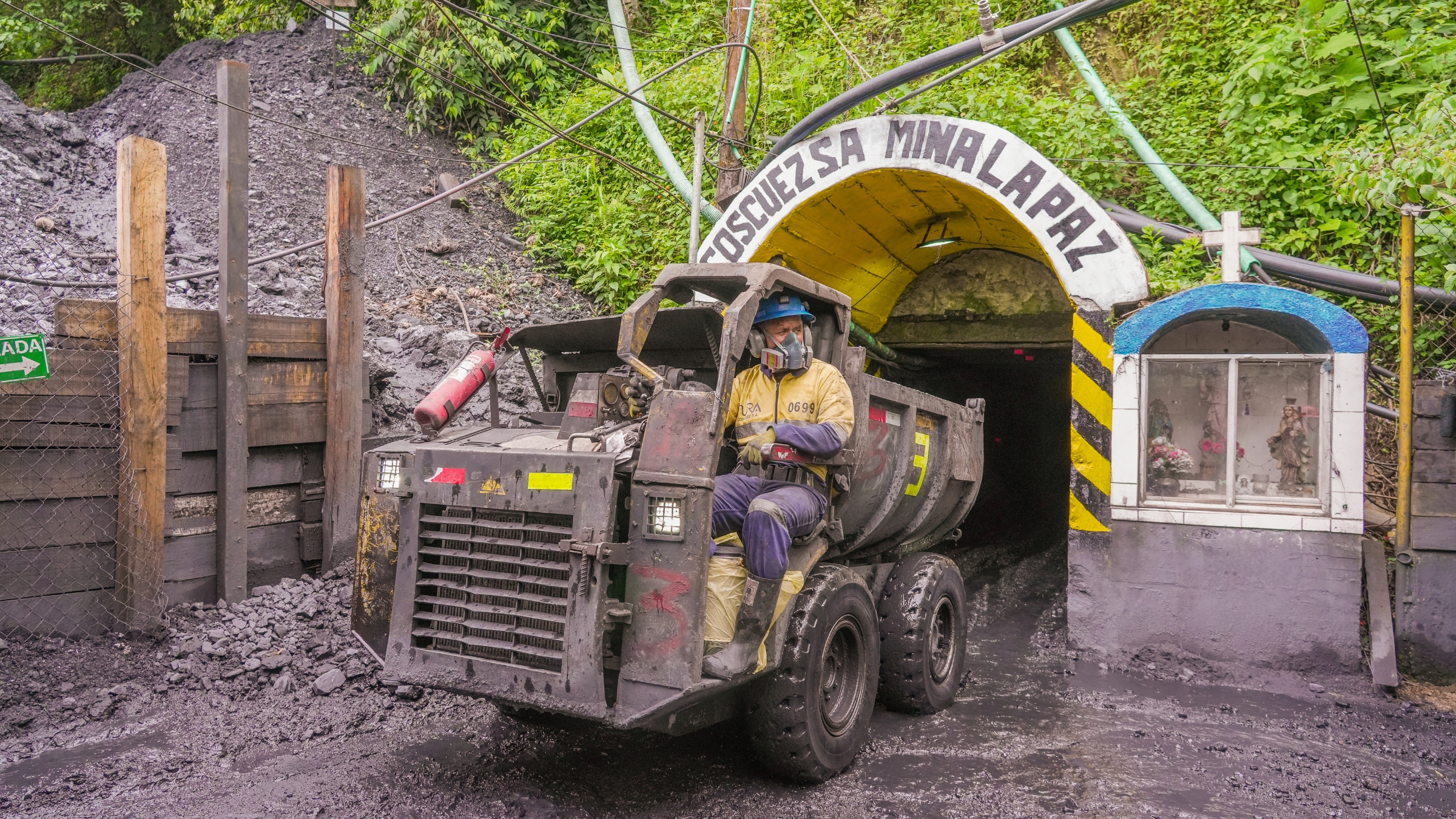 The entrance to a mine in Coscuez run by Fura Gems